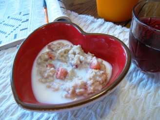 Strawberries & Cream Oatmeal (Porridge)