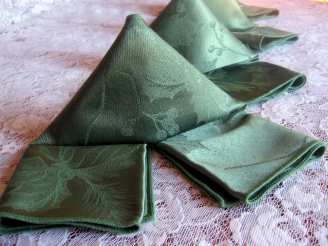 Serviette/Napkin Folding, Duck Feet