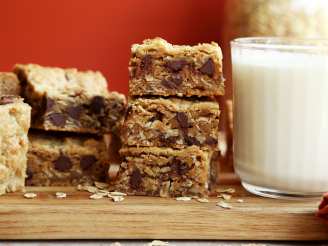 Delicious Chewy Peanut Butter Chocolate Chip Oatmeal Bars