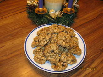 Holiday Oatmeal Raisin Cookies