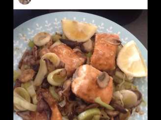 Steamed Salmon With Mushrooms and Leeks