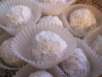 Favourite Mexican Wedding Cakes - Pecan Cookie Balls!