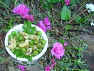 Balsamic Cashew Pea Salad
