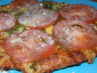 Easy Cheese and Pesto Pizza With Fresh Tomatoes