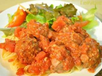 Cheesy Meatballs in Spicy Tomato Sauce