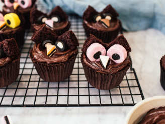 Twit Twooo, Hooting Halloween Owls - Halloween Cupcakes/Muffins