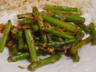Stir-Fried Asparagus With Garlic and Shallots in Chili Oil