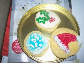Iced Sugar Cookies (Cake-Like Cookies, Soft Icing)
