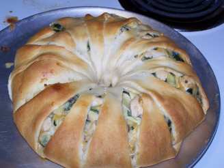 Baked Spinach Artichoke Chicken Ring