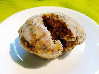 Moist and Fluffy Lemon Poppy Seed Muffins