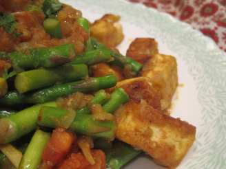 Sauteed Asparagus With Curried Tofu and Tomatoes