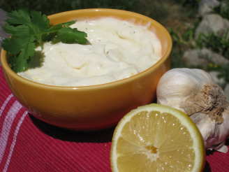 Alioli De Limon (Garlic Mayonnaise With Lemon)