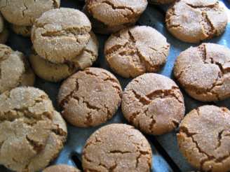 Spicy Molasses Crinkle Cookies