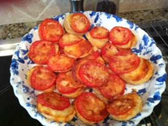 Paula Deen's Cheesy Tomato Tartlets
