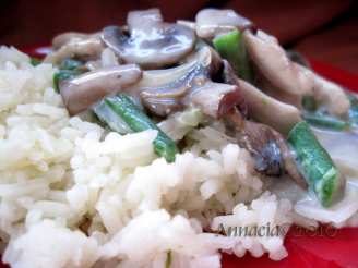 Creamy Herbed Chicken and Mushrooms With Rice