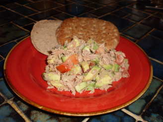 Avocado Tuna Salad in Pita Bread