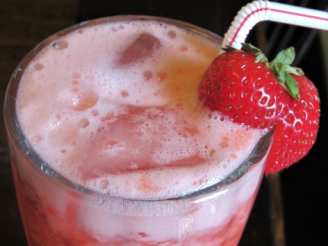 Nif's Refreshing Strawberry Lemonade