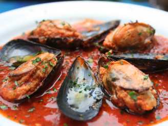Stuffed Mussels in Spicy Tomato Sauce