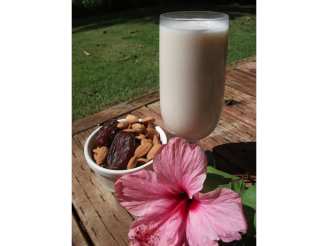 Almond Milk (Vegan, Raw, Gluten Free)