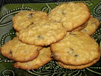 Crispy Oatmeal Chocolate Chip Cookies (Michael Smith)