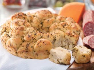 Garlic and Fresh Herb Pull–apart Bread