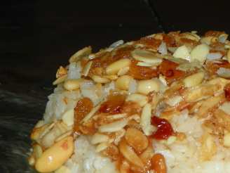 Ruzz Bi I Mukassarat - Egyptian Rice With Nuts