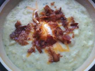 Slow Cooker Creamy Broccoli Cheese Soup