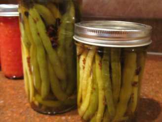Hot Pickled Green Beans: