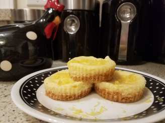 Mini Lemon Cheesecakes With Graham Cracker Crust