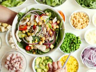 How to Build the Ultimate Salad Bar