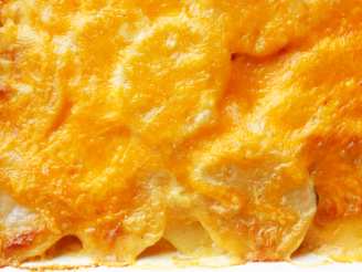 Simply Rich Cheddar Scalloped Potatoes