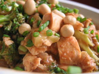 Broccoli and Tofu With Spicy Peanut Sauce