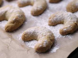 Quick Almond Crescent Cookies