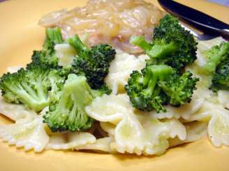 Bow Tie Pasta With Broccoli and Broccoli Sauce