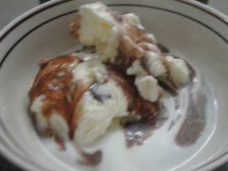 Marshmallow Fudge Ice Cream Topping