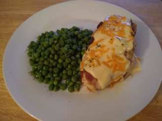 Chicken Breasts With Cheese Sauce