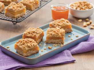 Peanut Butter and Apricot Oatmeal Crumble Bars