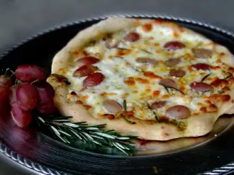 Goats and Grapes White Pizza #Ragu
