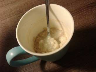 Quick Greek Yogurt Oatmeal in a Mug