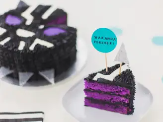 This Black Panther Cake Screams "Wa...
