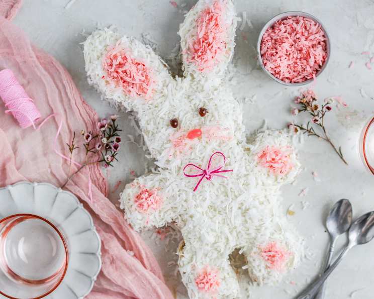 Adorable Vintage Inspired Easter Bunny Butt Cake | Julie Blanner