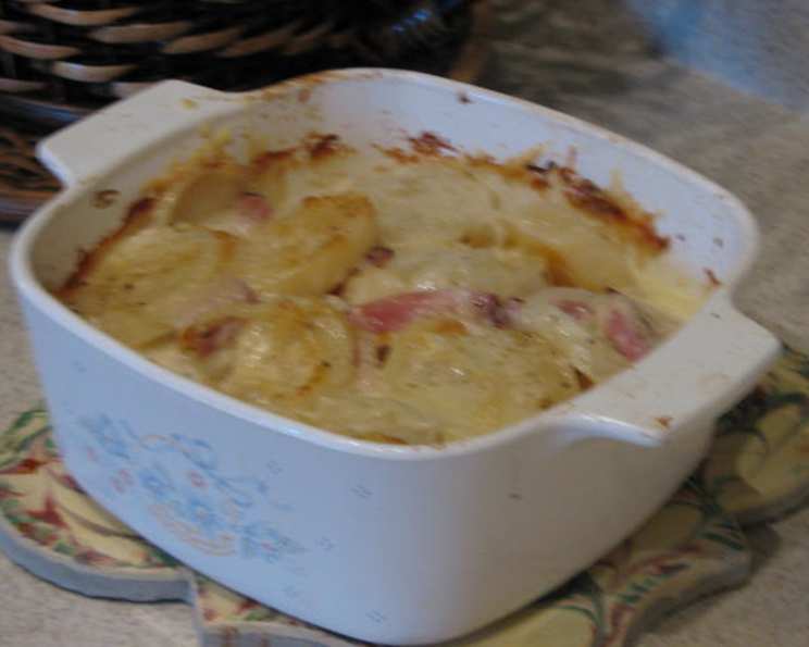 Scalloped Potatoes Au Gratin - Bad Batch Baking - Restaurant Copycat  Recipes & Family Favorites