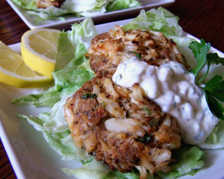 Juicy Maryland Crab Cakes (Baked or Fried) - House of Nash Eats