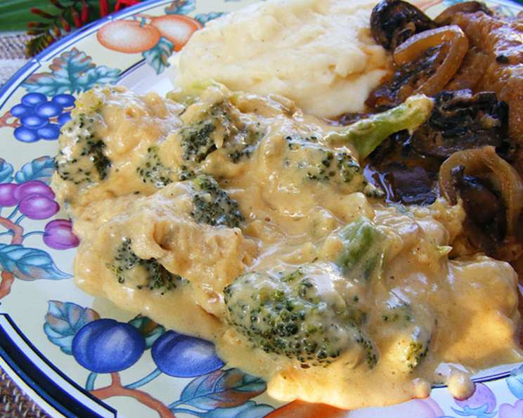Creamy & Spicy Broccoli Casserole Recipe