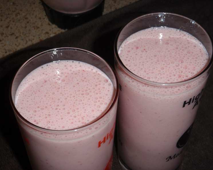 Strawberry Iced Tea Smoothie Recipe - Chef&amp;#39;s Resource Recipes