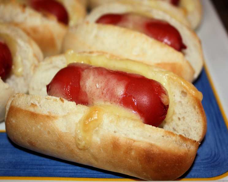 Mini Vienna Hot Dog: The Ultimate Party Sausage!