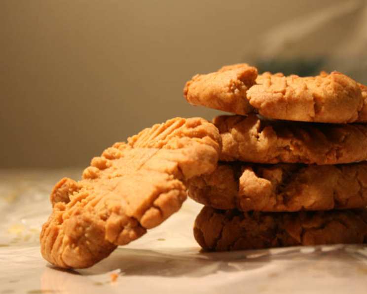 Moist & Chewy Irresistible Peanut Butter Cookies Recipe