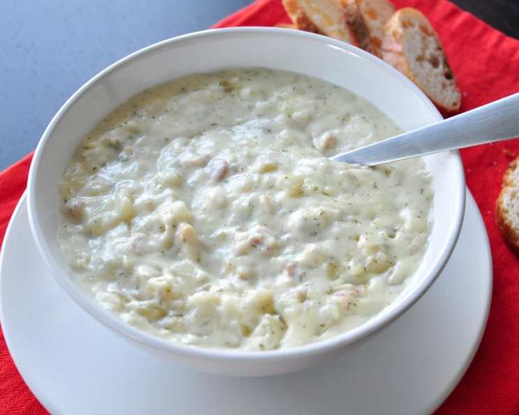 Thick and Creamy New England Clam Chowder Recipe 