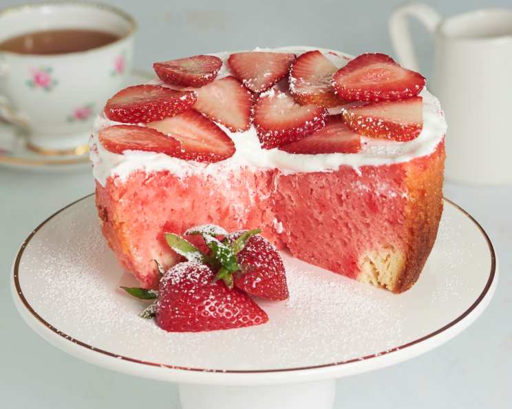 Vegan Strawberry Cake Recipe - Yup, it's Vegan