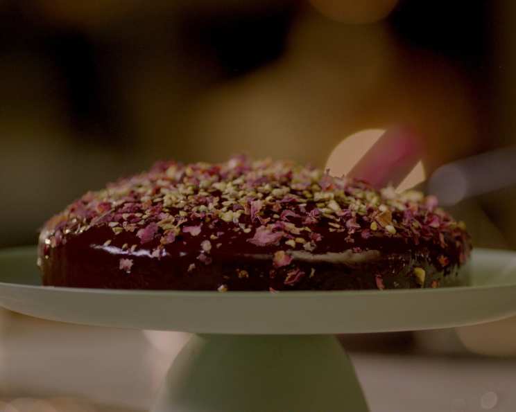 Nigella's Pure Indulgence Chocolate Cake | Nigellissima - YouTube
